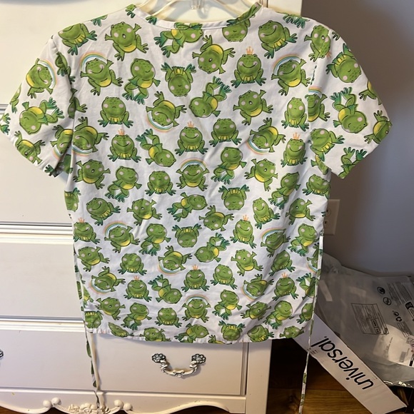 Frog scrub top! - Picture 7 of 8